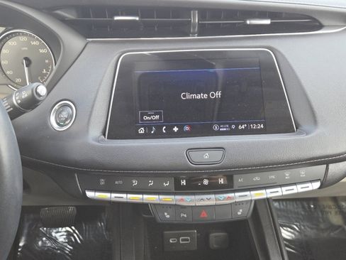 Used 2022 Cadillac XT4 Luxury w/ Cold Weather Package image 26