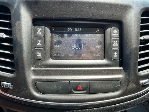 Used 2015 Chrysler 200 Limited FWD image 22