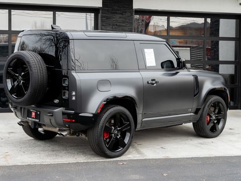 Used 2023 Land Rover Defender 90 Carpathian Edition image 11