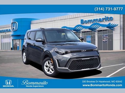Used 2025 Kia Soul LX w/ LX Technology Package FWD image 1