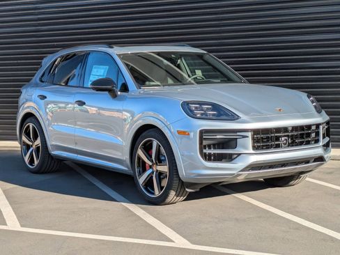 New 2026 Porsche Cayenne S image 7