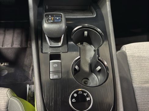 Used 2021 Nissan Rogue SV image 29