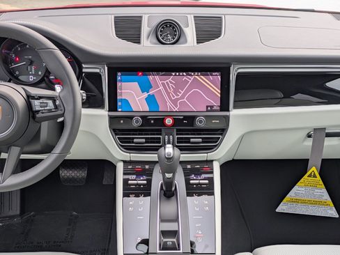 New 2026 Porsche Macan image 20