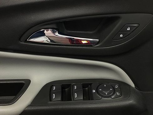 Used 2020 Chevrolet Equinox LT w/ LPO, Floor Liner Package FWD image 14
