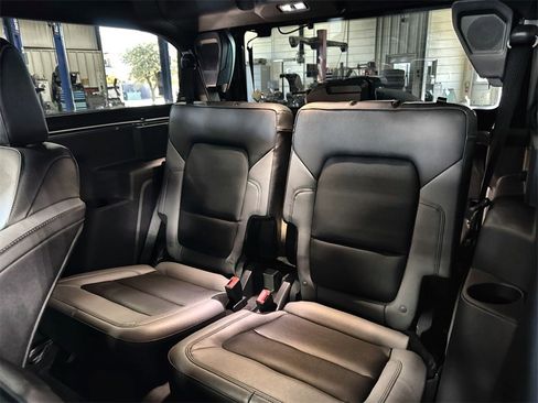 Used 2024 Ford Bronco Black Diamond image 24