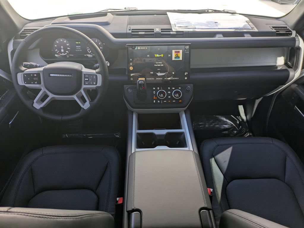 New 2026 Land Rover Defender 110 X-Dynamic SE AWD/4WD image 16