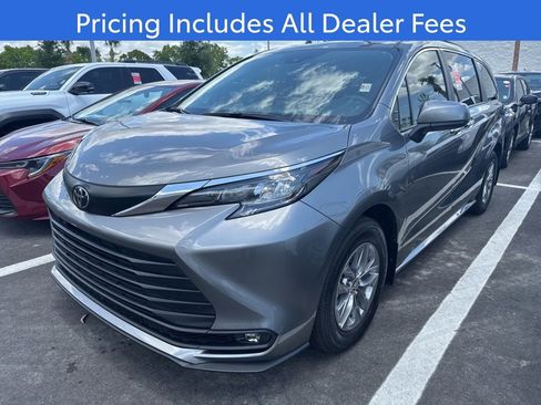 New 2026 Toyota Sienna XLE FWD image 1