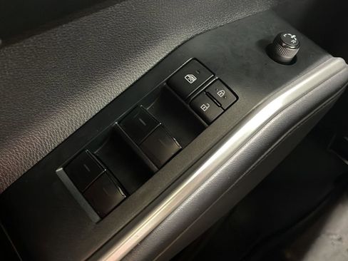 Used 2022 Toyota Highlander XLE image 15