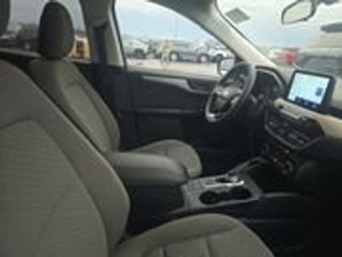Used 2022 Ford Escape SE w/ Convenience Package image 3