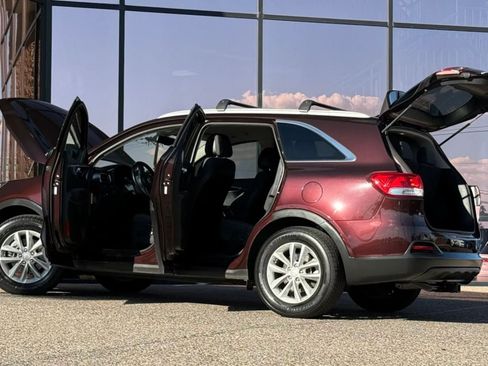 Used 2016 Kia Sorento FWD w/ LX Convenience Package image 28