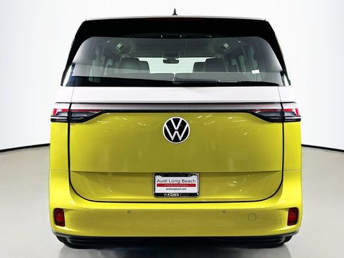 Used 2025 Volkswagen ID. Buzz Pro S Plus AWD/4WD image 3