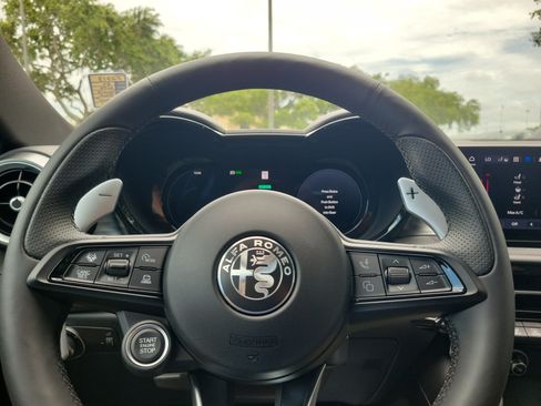 Used 2024 Alfa Romeo Tonale Ti AWD/4WD image 18