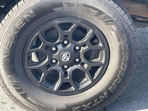 Used 2022 Toyota Tacoma SR5 image 12