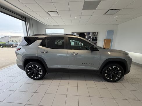 Used 2025 Chevrolet Equinox RS AWD/4WD image 6
