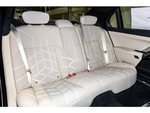 New 2026 BMW 760i xDrive w/ Executive Package image 77