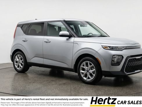 Used 2025 Kia Soul LX w/ LX Technology Package FWD image 1