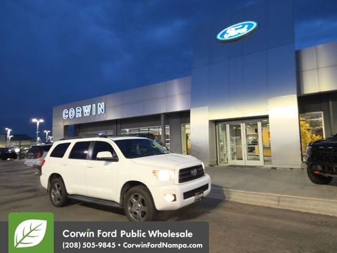 Used 2011 Toyota Sequoia SR5 w/ Sport Appearance Pkg image 2