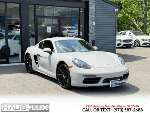 Used 2018 Porsche 718 Cayman RWD image 7