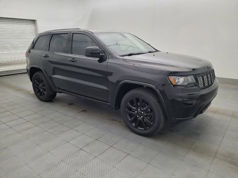 Used 2019 Jeep Grand Cherokee Altitude RWD image 11
