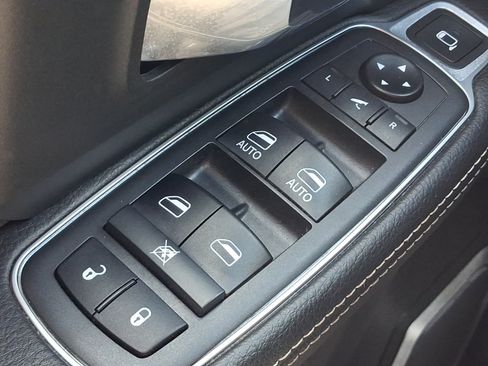 Used 2019 RAM 2500 Laramie AWD/4WD image 13