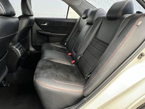 Used 2015 Toyota Camry XSE w/ Moonroof Package FWD image 10