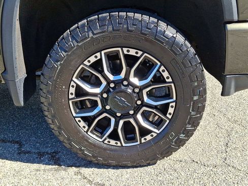 Used 2022 Chevrolet Silverado 2500 High Country w/ Safety Package II image 8