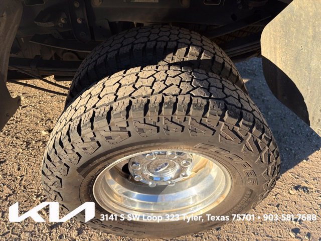Used 2018 Ford F350 Lariat w/ Lariat Value Package AWD/4WD image 9