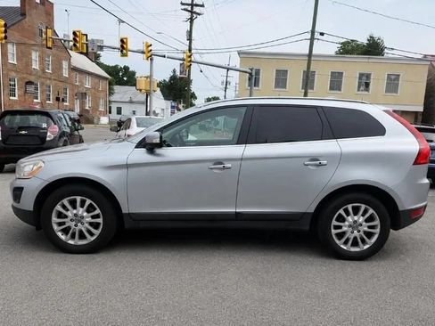 Used 2010 Volvo XC60 T6 AWD/4WD image 3