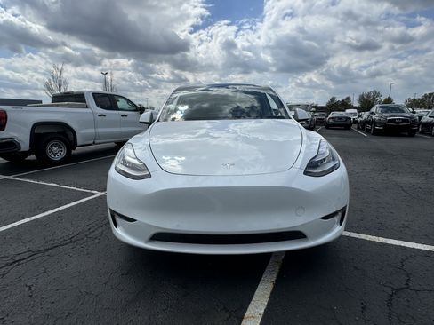 Used 2020 Tesla Model Y Long Range image 3