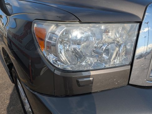 Used 2016 Toyota Sequoia Platinum image 2