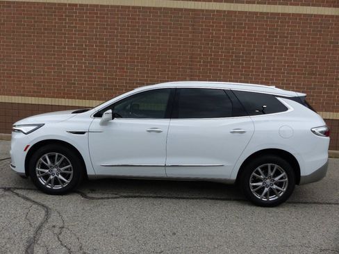 Used 2022 Buick Enclave Premium w/ Surround and Sites Package FWD image 5