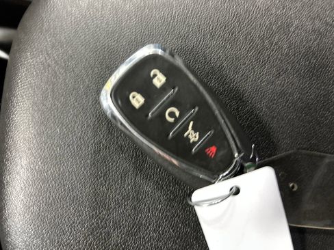 Used 2023 Chevrolet Equinox LT image 22