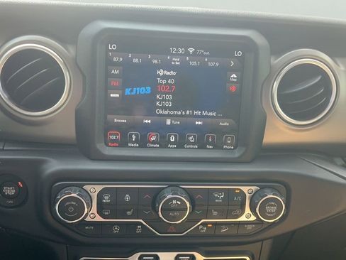 Used 2018 Jeep Wrangler Unlimited Rubicon image 22