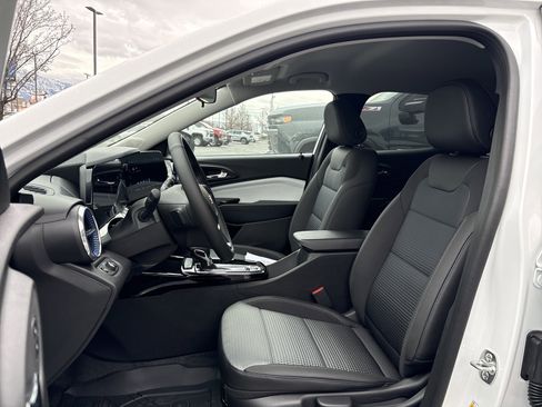 New 2026 Chevrolet Trax LT w/ Driver Confidence Package image 14