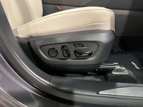 Used 2026 Lexus RX 450h AWD w/ Convenience Package image 40