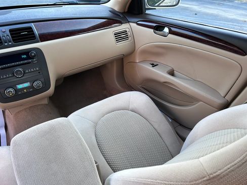 Used 2011 Buick Lucerne CX FWD image 31