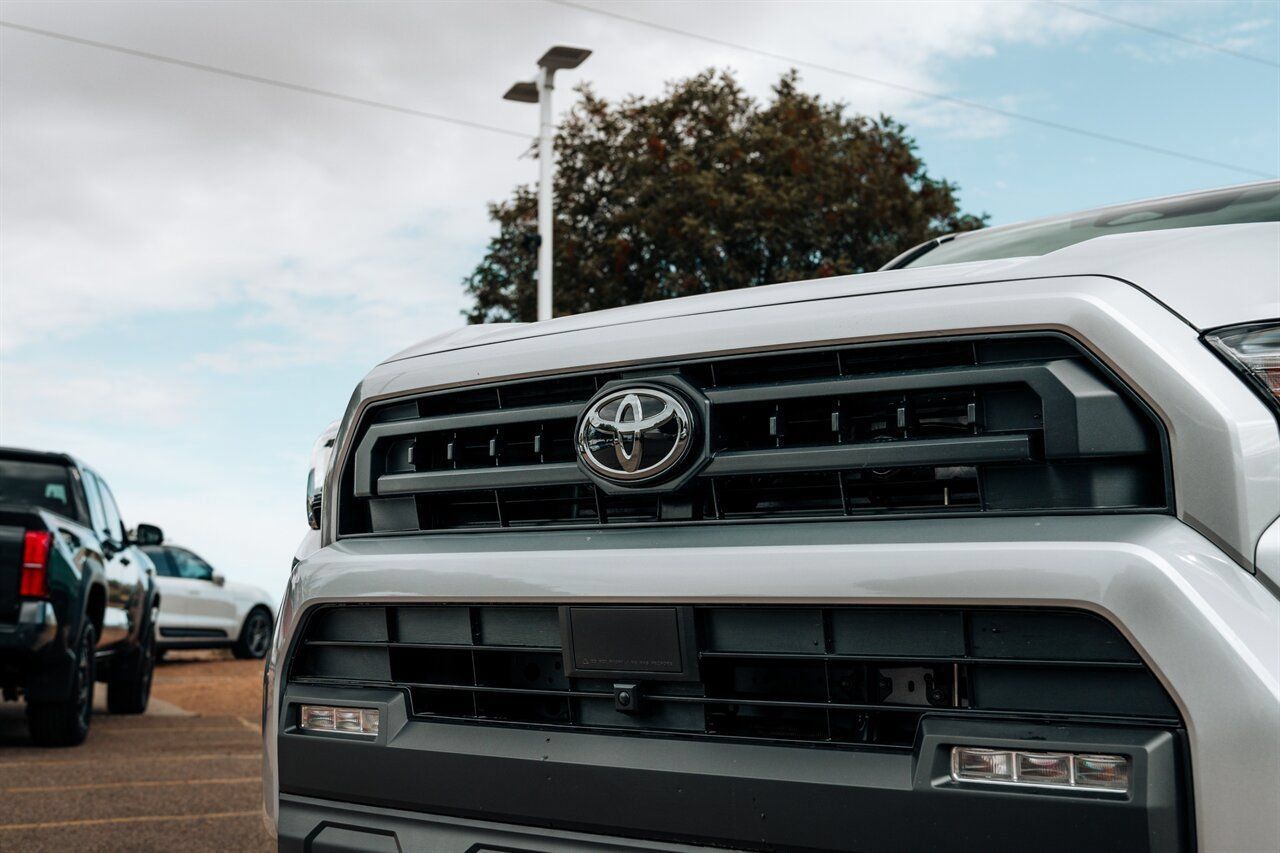 Used 2026 Toyota 4Runner SR5 AWD/4WD image 10