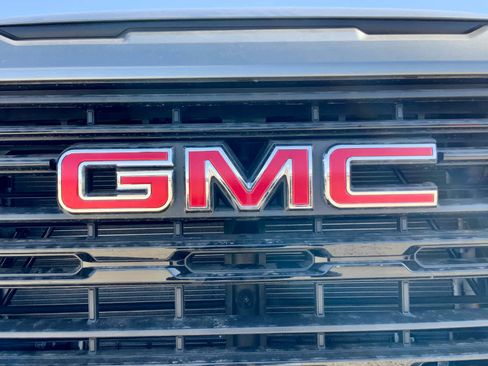 New 2026 GMC Sierra 1500 Elevation image 19
