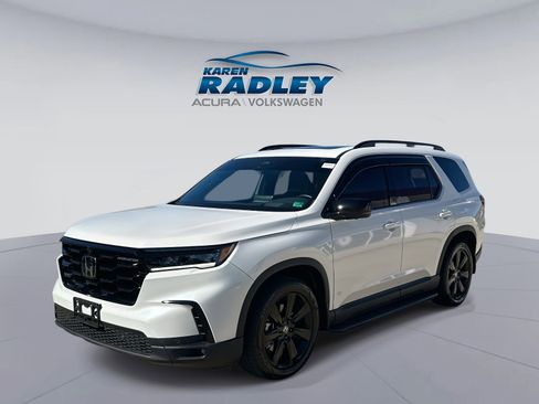 Used 2025 Honda Pilot Black Edition image 4