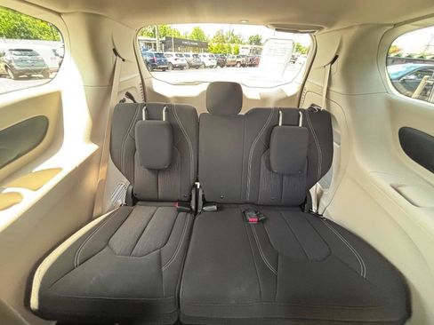Used 2021 Chrysler Voyager LX FWD image 27