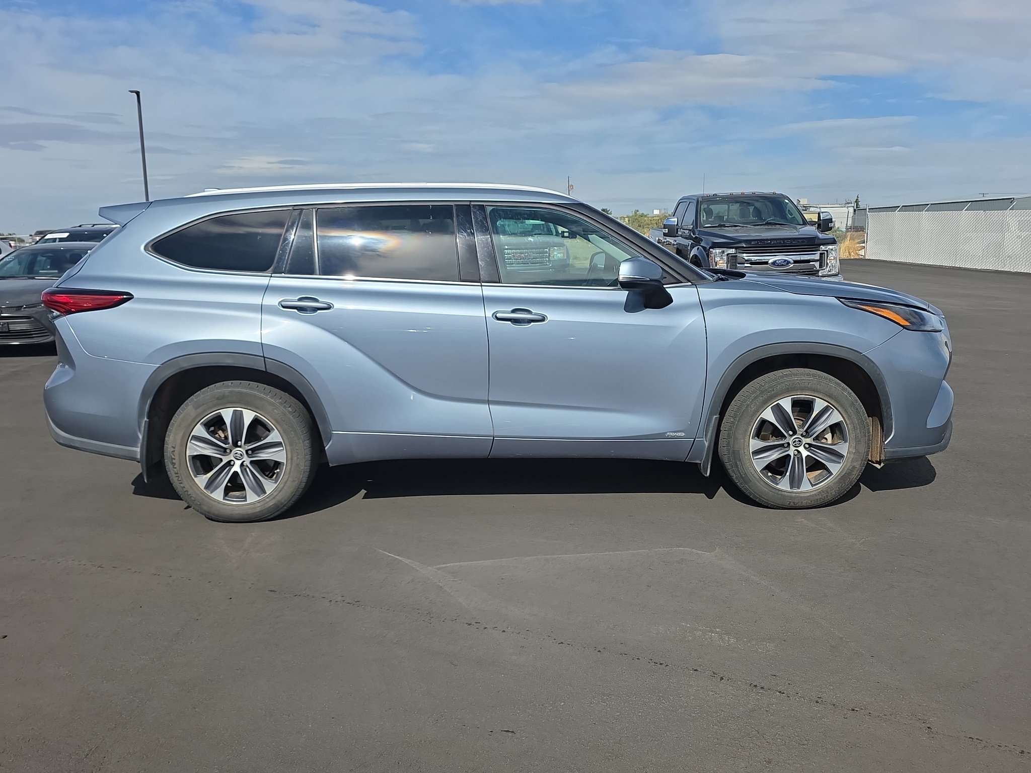 Certified 2022 Toyota Highlander XLE AWD/4WD image 9