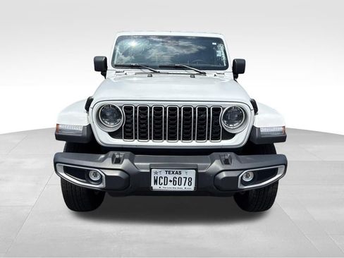Used 2025 Jeep Wrangler Unlimited Sahara AWD/4WD image 9