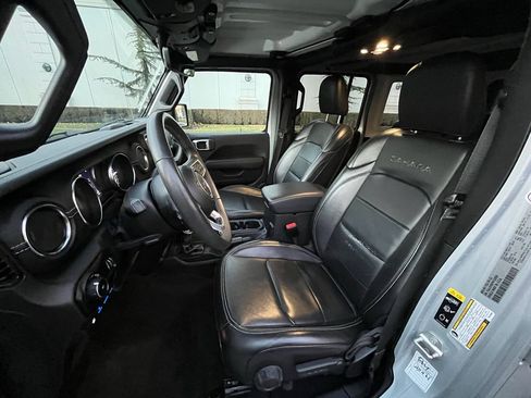 Used 2023 Jeep Wrangler Sahara image 17