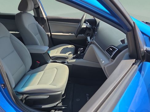 Used 2017 Hyundai Elantra SE FWD image 15