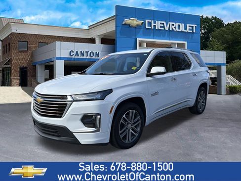 Used 2023 Chevrolet Traverse High Country image 1