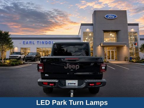 Used 2023 Jeep Gladiator Rubicon w/ LED Lighting Group AWD/4WD image 6