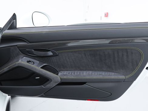 Used 2018 Porsche 911 GT2 RS image 21