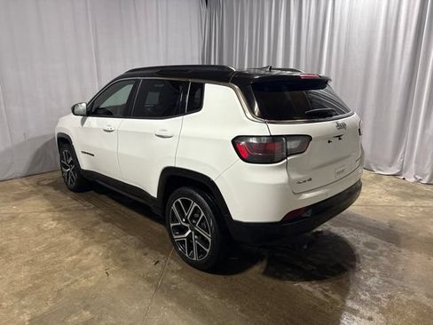 Used 2025 Jeep Compass Limited w/ Elite Group AWD/4WD image 9