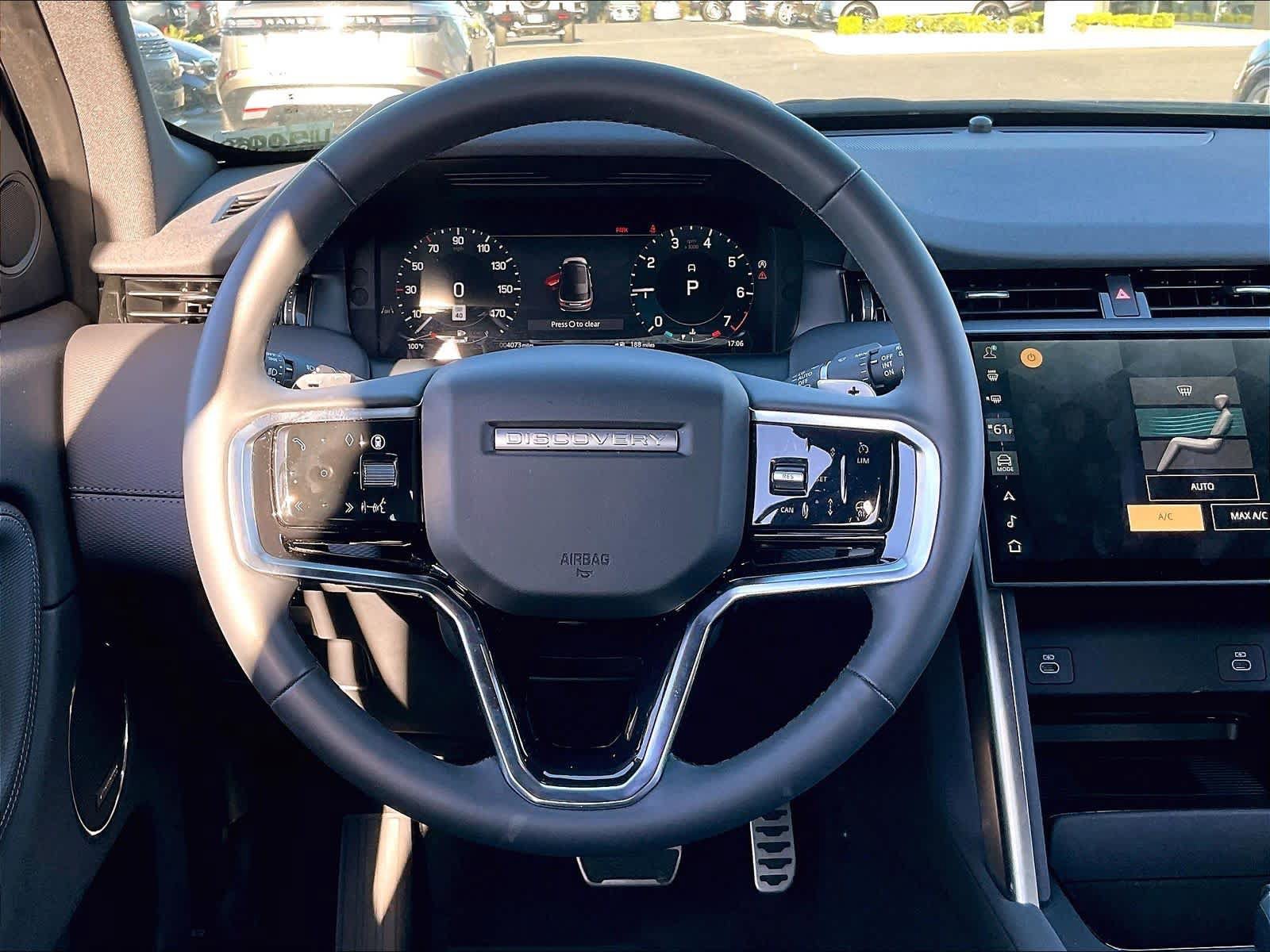Used 2025 Land Rover Discovery Sport Dynamic SE AWD/4WD image 8