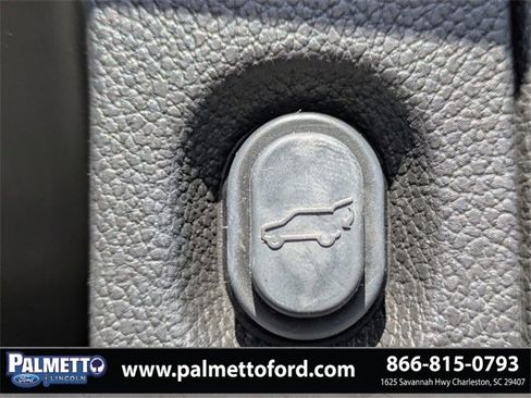 Used 2017 GMC Yukon SLT w/ Open Road Package image 14